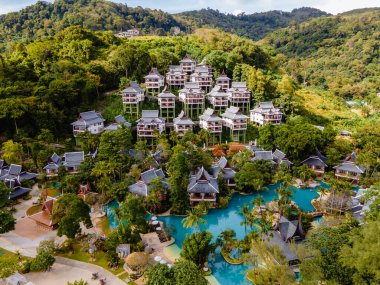 Phuket Tayland, lüks Thavorn oteli gökyüzü manzaralı.