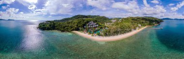 Phuket Tayland, lüks Thavorn oteli gökyüzü manzaralı.
