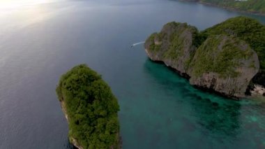 Phi Phi Adası, Krabi Tayland, Phi Phi Adası 'nda insansız hava aracı.