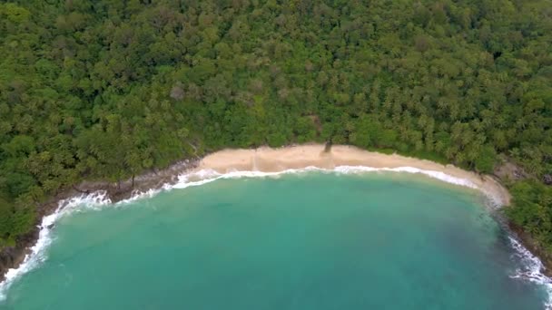 Playa de la libertad en Phuket Tailandia — Vídeos de Stock