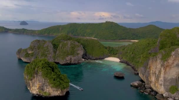 Phi Phi Island Krabi Tailandia, vista aérea de aviones no tripulados en Phi Phi Island — Vídeos de Stock