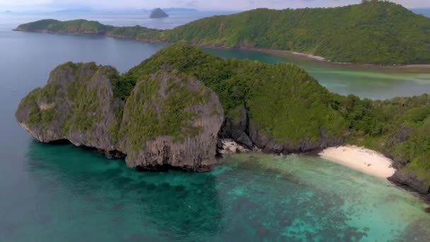 Wyspa Phi Phi Krabi Tajlandia, widok z lotu ptaka na wyspę Phi Phi — Wideo stockowe