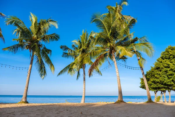 Na Jomtien strand Pattaya Thailand, wit tropisch strand bij zonsondergang in Pattatya Najomtien — Stockfoto