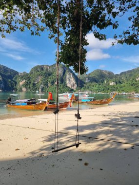 Maya Körfezi Koh Phi Tayland, Turkuaz berrak su Tayland Koh Pi Pi, Tayland 'da Koh Phi Adası manzaralı