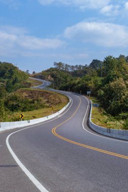 Nan Tayland 'da 3 numaralı yol. Nan, Tayland 'daki dağların arasındaki üç numaralı yol..