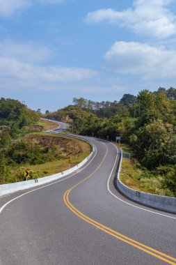 Nan Tayland 'da 3 numaralı yol. Nan, Tayland 'daki dağların arasındaki üç numaralı yol..