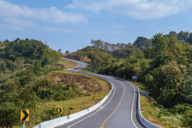 Nan Tayland 'da 3 numaralı yol. Nan, Tayland 'daki dağların arasındaki üç numaralı yol..