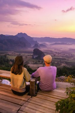 Phu Langka Kuzey Tayland 'da gün doğumu, Phu Langka ulusal parkı Nakhon Phanom Eyaleti' nin Ban Phaeng İlçesi, Pai Loam alt bölgesinde yaklaşık 31,250 Rai alanı kapsar.