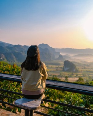 Phu Langka Kuzey Tayland 'da gün doğumu, Phu Langka ulusal parkı Nakhon Phanom Eyaleti' nin Ban Phaeng İlçesi, Pai Loam alt bölgesinde yaklaşık 31,250 Rai alanı kapsar.