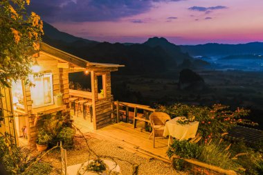 Phu Langka Kuzey Tayland 'da gün doğumu, Phu Langka ulusal parkı Nakhon Phanom Eyaleti' nin Ban Phaeng İlçesi, Pai Loam alt bölgesinde yaklaşık 31,250 Rai alanı kapsar.