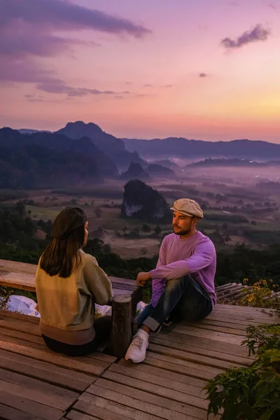Sunrise at Phu Langka in Northern Thailand, Phu Langka national park covers the area of approximately 31,250 Rai in Pai Loam Sub-district, Ban Phaeng District of Nakhon Phanom Province — ストック写真