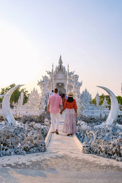 Chiang Rai Thailand, whithe temple Chiangrai during sunset, Wat Rong Khun, aka The White Temple, in Chiang Rai, Thailand. Panorama white tempple Thaialnd — стоковое фото