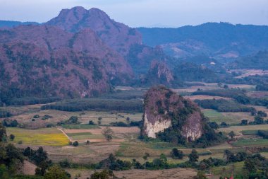 Phu Langka Kuzey Tayland 'da gün doğumu, Phu Langka ulusal parkı Nakhon Phanom Eyaleti' nin Ban Phaeng İlçesi, Pai Loam alt bölgesinde yaklaşık 31,250 Rai alanı kapsar.