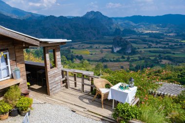 Phu Langka Kuzey Tayland 'da gün doğumu, Phu Langka ulusal parkı Nakhon Phanom Eyaleti' nin Ban Phaeng İlçesi, Pai Loam alt bölgesinde yaklaşık 31,250 Rai alanı kapsar.