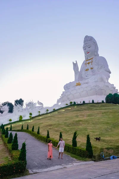 Wat Huay Pla Kang Chiang Rai Thailand,Wat Hua Pla Kang is one of the most impressive temples in Chiang Rai. The main attraction of this temple complex built in 2001, is a 100-meter high white Buddha — стоковое фото