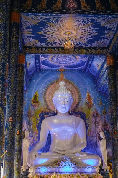 Blue Temple Chiang Rai Tajlandia, Rong Sua Dziesięć świątyni,, Chiang Rai Blue Temple lub Wat Rong Seua Ten znajduje się w Rong Suea Dziesięć w dzielnicy Rimkok kilka kilometrów poza Chiang Rai — Zdjęcie stockowe