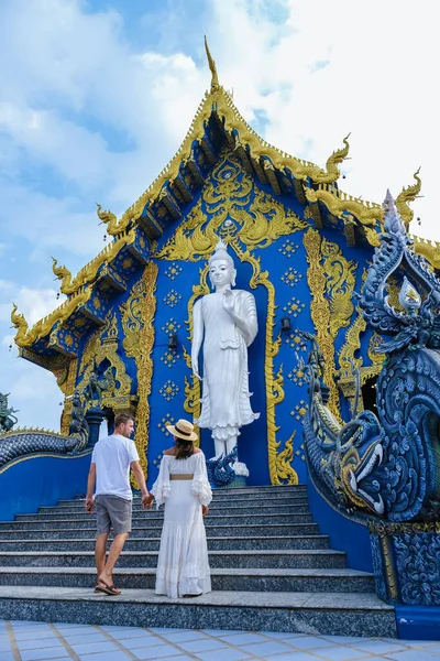 青寺チェンライタイ、ロンスア10寺院、チェンライ青寺またはワット栄スア10は、チェンマイライの外数キロのリムコック地区にロンスア10に位置しています — ストック写真