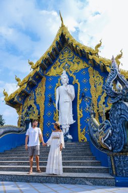 Mavi Tapınak Chiang Rai Tayland, Rong Sua 10 tapınağı, Chiang Rai Mavi Tapınağı veya Wat Rong Seua 10 Rong Suea 10 'da yer almaktadır.
