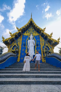Mavi Tapınak Chiang Rai Tayland, Rong Sua 10 tapınağı, Chiang Rai Mavi Tapınağı veya Wat Rong Seua 10 Rong Suea 10 'da yer almaktadır.