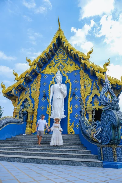 青寺チェンライタイ、ロンスア10寺院、チェンライ青寺またはワット栄スア10は、チェンマイライの外数キロのリムコック地区にロンスア10に位置しています — ストック写真