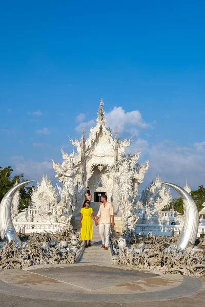 Chiang Rai Thailand, whithe temple Chiangrai during sunset, Wat Rong Khun, aka The White Temple, in Chiang Rai, Thailand. Panorama white tempple Thaialnd — ストック写真