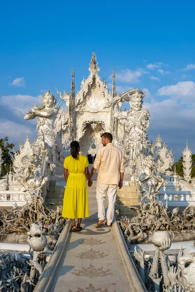 Chiang Rai Thailand, whithe temple Chiangrai during sunset, Wat Rong Khun, aka The White Temple, in Chiang Rai, Thailand. Panorama white tempple Thaialnd — ストック写真