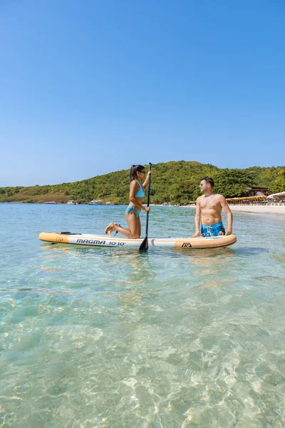 Koh Larn Island in der Nähe von Pattaya Thailand, tropischer Strand von Koh Larn Thailand, weißer Strand mit klarem Wasser — Stockfoto