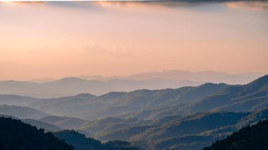 Chiang Mai Tayland dağlarında gün batımı