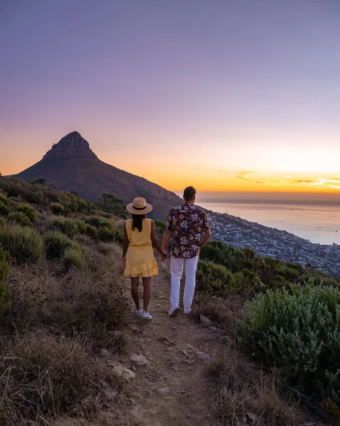 Západ slunce na Signal Hill Cape Town Jihoafrická republika, západ slunce s výhledem na Lions Head a Camps Bay — Stock fotografie