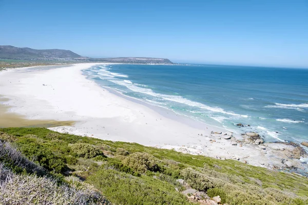 Krásný bílý písek Noordhoek pláž podél Chapmans peak drive Kapské Město Jižní Africe — Stock fotografie