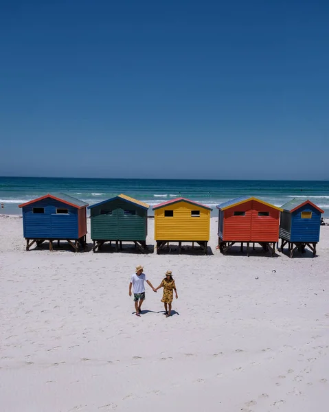 Kolorowy dom na plaży na plaży Muizenberg Kapsztad, domki na plaży, Muizenberg, Kapsztad, False Bay, Republika Południowej Afryki — Zdjęcie stockowe