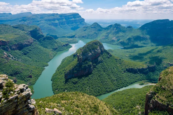 Panoráma útvonal Dél-Afrika, Blyde folyó kanyon a három rondavels, lenyűgöző kilátás nyílik a három rondavels és a Blyde folyó kanyon Dél-Afrikában — Stock Fotó