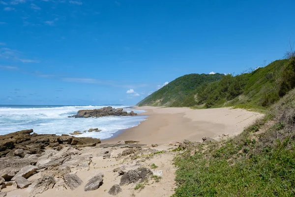 St Lucia Jižní Afrika, Skály písečný oceán, a modré pobřežní panorama na pláži Mission Rocks poblíž Cape Vidal v Isimangaliso Wetland Park v Zululandu. Jižní Afrika — Stock fotografie