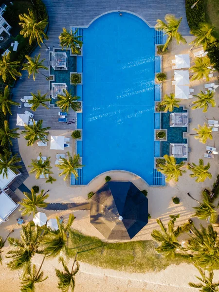 Piscina tropical en una isla tropical Mauricio vista de la piscina — Foto de Stock