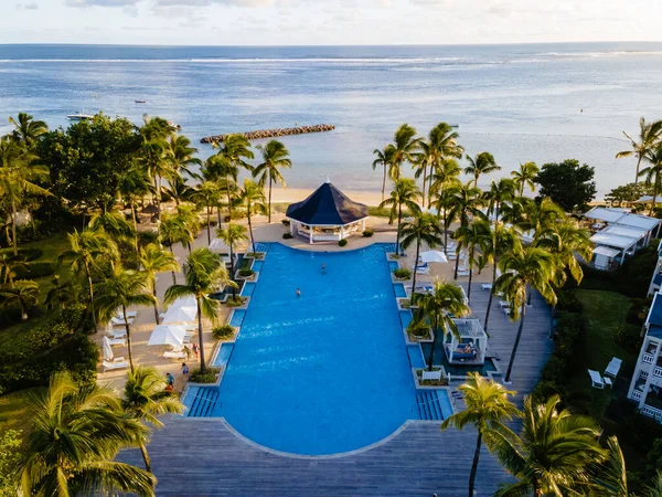 Tropisk pool på en tropisk ö Mauritius pool utsikt — Stockfoto