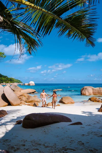 Praslin Seychelles Tropical Island Withe Beaches Palm Trees Couple Men — Stock Photo, Image