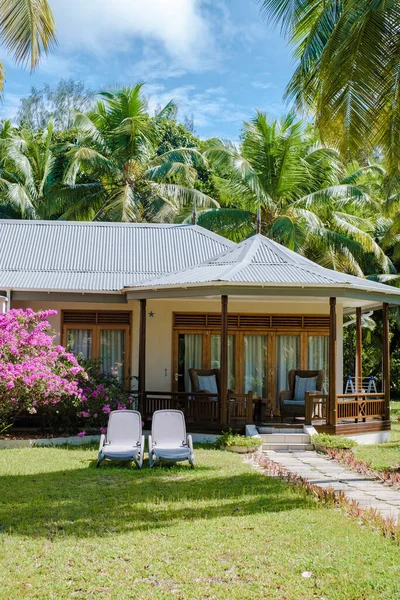 Praslin Seychelles April 2022, Luxury self catering bungalow villa in a tropical garden in the Seychelles — Fotografia de Stock