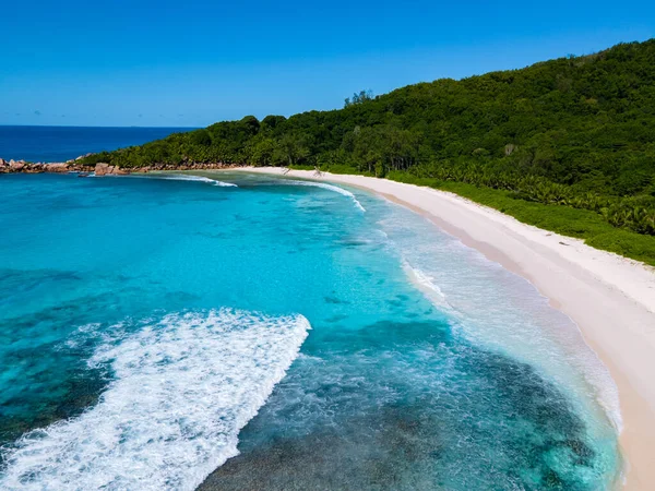 Anse Cocos Beach, La Digue Island, Seszele, Tropikalna biała plaża z turkusowym oceanem. — Zdjęcie stockowe