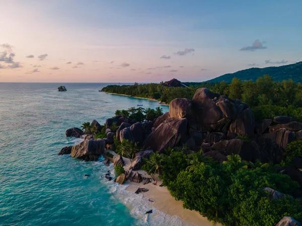 Anse Source dArgent Strand, Insel La Digue, Seychellen, Drohnenaufnahme von La Digue Seychellen aus der Vogelperspektive — Stockfoto