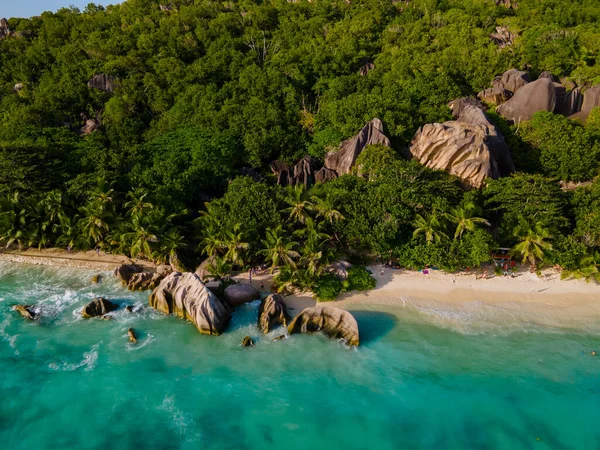 Anse Source dArgent beach, La Digue Island, Seyshelles, Dron widok z lotu ptaka na La Digue Seszele — Zdjęcie stockowe