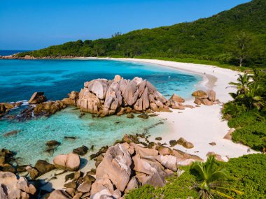Anse Cocos plajı, La Digue Adası, Seyshelles, La Digue Seyşeller 'in kuş bakışı görüntüsü.