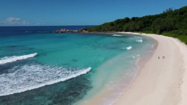 Anse Cocos plajı, La Digue Adası, Seyshelles, La Digue Seyşeller 'in kuş bakışı görüntüsü.