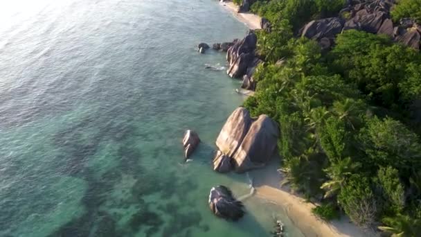 Anse Source dArgent beach, La Digue Island, Seyshelles, Drone aerial view of La Digue Seychelles bird eye view — стоковое видео