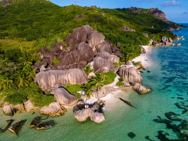 Anse Source dArgent, La Digue Seychelles, spiaggia tropicale durante una vacanza di lusso alle Seychelles. Spiaggia tropicale Anse Source dArgent, La Digue Seychelles — Foto Stock