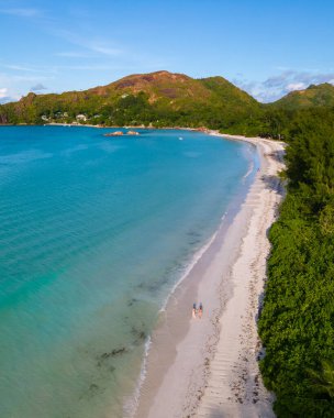 Anse Volbert, Seyşeller 'deki Praslin adası. Seyşeller' deki Praslin Adası 'ndaki Anse Volvert Cota dor plajı.