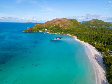 Anse Volbert, Seyşeller 'deki Praslin adası. Seyşeller' deki Praslin Adası 'ndaki Anse Volvert Cota dor plajı.