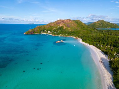 Anse Volbert, Seyşeller 'deki Praslin adası. Seyşeller' deki Praslin Adası 'ndaki Anse Volvert Cota dor plajı.
