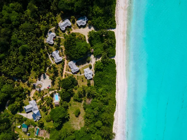 Anse Volbert, Praslin island in Seychelles aerial view on anse volvert cota dor beach on Praslin island in Seychelles — Stockfoto