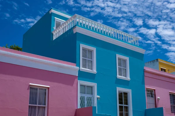 Municipio de Bo Kaap en Ciudad del Cabo, colorida casa en Ciudad del Cabo Sudáfrica — Foto de Stock