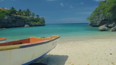 Playa Lagun Plajı Cliff Curacao, Lagun Sahili Curacao Karayipler 'de küçük bir ada